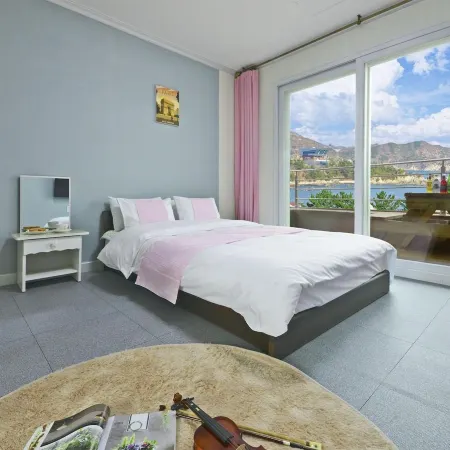 Janghohang J Story Spa Pension