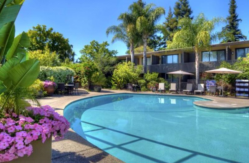 Dinah's Garden Hotel photo 5