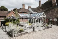 Hinds Head Hotel di Aldermaston