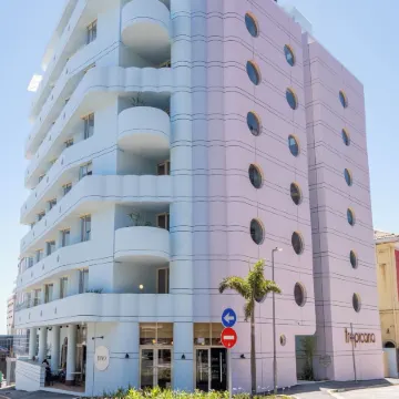 The Tropicana Hotel Отели рядом с достопримечательностью «Си-Пойнт»