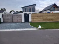Remarkable Seaside Apartment - Sleeps 4 Các khách sạn ở Bognor Regis
