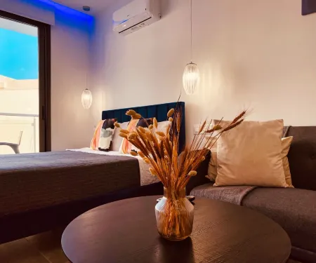 Phaedrus Living: Seaside Luxury Flat Athina 118 Отели рядом с достопримечательностью «Царские гробницы»