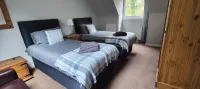 Ben Reoch Cottage - Loch Lomond and Arrochar Alps Hotels near The Cobbler