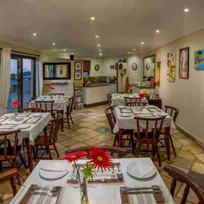 Room-Double Bed and Sleeper Couch, Luxur Dining/Meeting Rooms