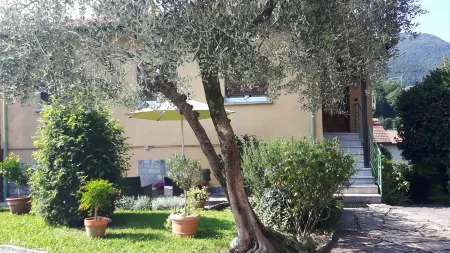 Apartment with Garden and Private Parking