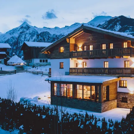 Serviced Luxury Chalet Evi, Ski-in Ski-Out