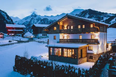 Serviced Luxury Chalet Evi, Ski-in Ski-Out