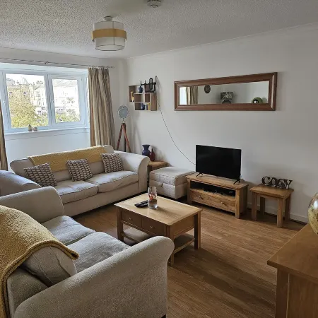 Snug - Colquhoun Square Apartment