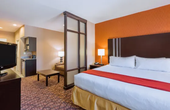 智選假日套房酒店高山東南