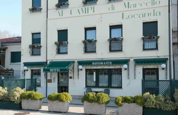 艾坎比迪馬塞羅酒店