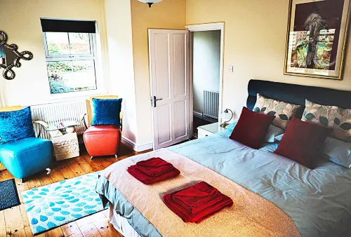 Waunwthan: B&B Suites Hotels in Llangeler