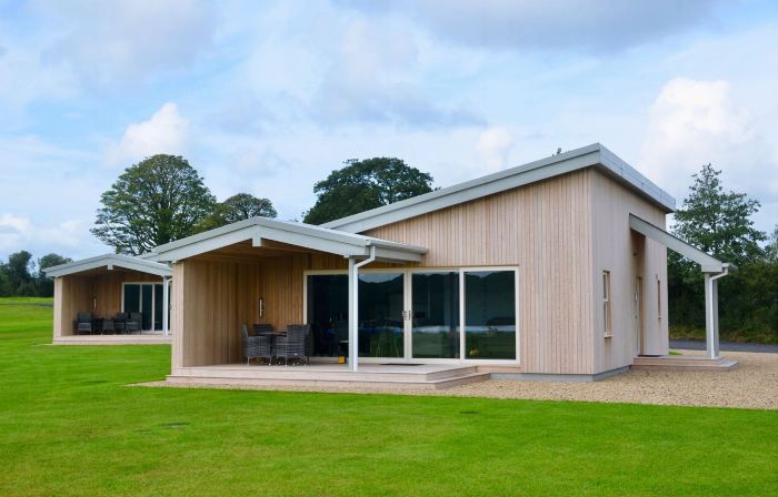 Executive Lakeside Lodge at Mullans Bay