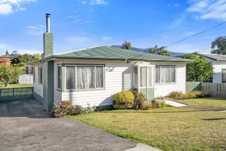 Waterfront Lodge Motel Отели рядом с достопримечательностью «Тасманиан Транспорт Музеум»