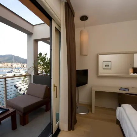 Marina Place Resort Hotéis em Génova