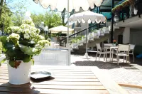 Hotel Lux Hotels near Bagno Luca