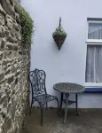 18th Century Cottage On Waterfront, Panoramic Sea Views, Courtyard Garden
