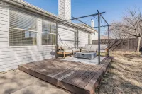 Modern, Comfy, Next to Frisco and Lake Lewisville in peaceful Little Elm