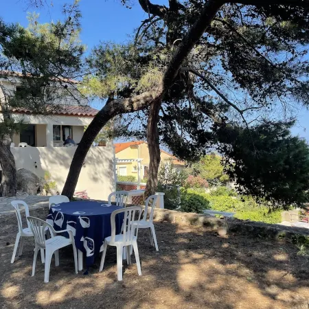 Magnificent villa facing the sea for 18 people