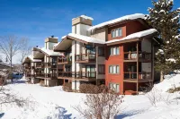 Mountain Views and Heated Pool - Stunning Two Level Retreat