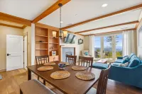 Trapp Hill View: 2 br, fireplace, a/c, deck & views, resort amenities!