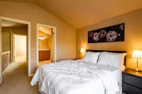 Private Balcony and EV Charger Included - Charming Craftsman Oasis Hotels in Greenwood