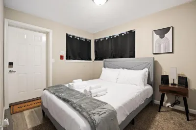 Urban 1BD moments away from DT Peoria
