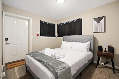 Urban 1BD moments away from DT Peoria Hotel a Peoria