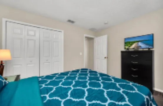 Remodeled 7 Bedroom Retreat Near Disney World