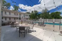Tranquil Hideaway - Private Pool, Close to Downtown Hotels in Berry Hill