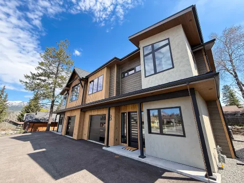 Perfect Location | Brand New Luxury Villa | 4 Bed / 4 Bath | Sleeps 10!