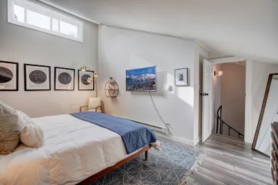Charming Condo with Outdoor Pool and Fireplace - Cozy Mountain Escape Hotels near Keystone Sports - K1/K2