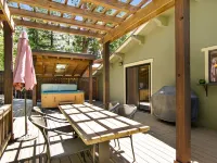 Hot Tub and Landscaped Fenced Backyard Oasis - Cozy Retreat