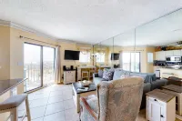 Condo with WiFi, pools, hot tub, tennis courts & on-site gym Hotels in Baldwin County