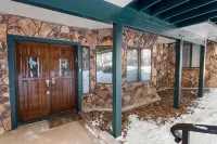 114 - Cubby Condo Hotels in Fawnskin