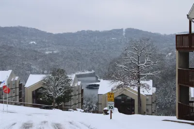 Panoramic Mountain Retreat - Top Floor, WiFi, View