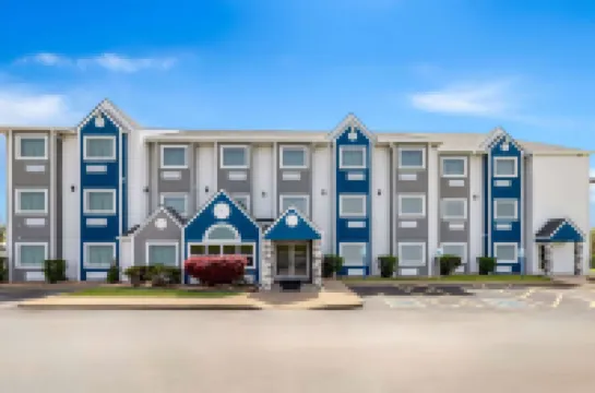 Microtel Inn & Suites by Wyndham Tulsa / Catoosa Route 66