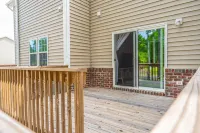 Chic Haven - Private Deck, WiFi, Family Retreat Hotels in Aberdeen