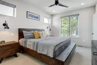 Luxury Mountain Home with Private Hot Tub and Scenic Views - Exquisite Retreat Hotels in Fraser