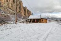 Remodeled Cabin In South Fork w/Free WiFi/Furnished Patio/Private Washer/Dryer Hotels in South Fork