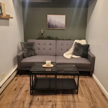 Cozy Basement Apartment (With Private Entrance)