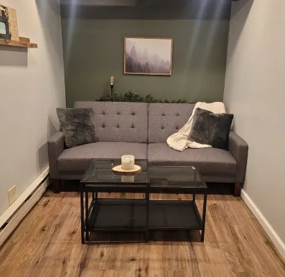 Cozy Basement Apartment (With Private Entrance)