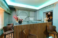 Palace Bulevard Inn - parcheggio