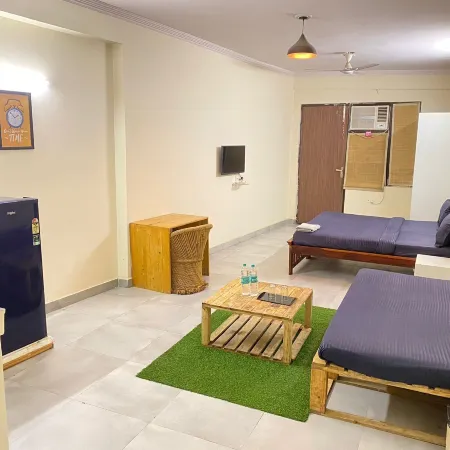GoBravo Dev Palace & Studio Apartments
