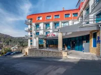 Hotel Ski&Sky Hotel di Azuga