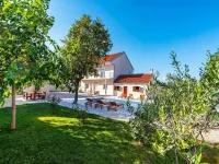 Dalmatia Pool Villa Retreat - Homestays