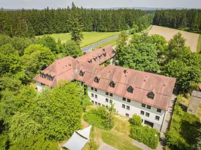 Jugendherberge Falkenberg Hotels in der Nähe von Start Walderlebnispfad Fuchsmühl