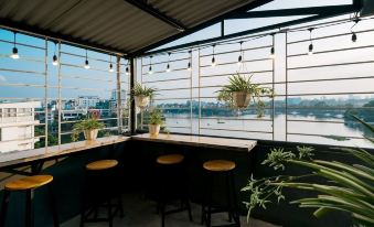 The Autumn Homestay