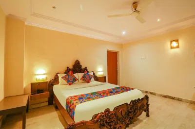 FabHotel Maruthi Residency - Nr Metro Station Lakdikapul Các khách sạn ở 