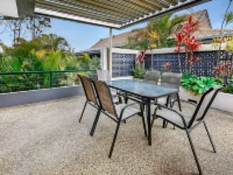Smugglers on the Beach Hotels in Korora