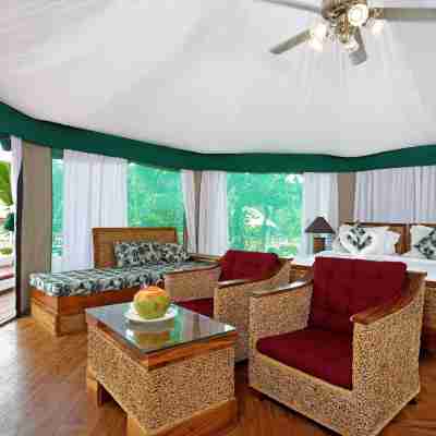 Canvas & Orchids Retreat Rooms
